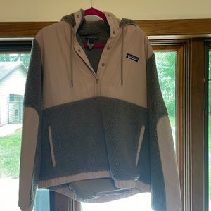 Patagonia large pull over jacket